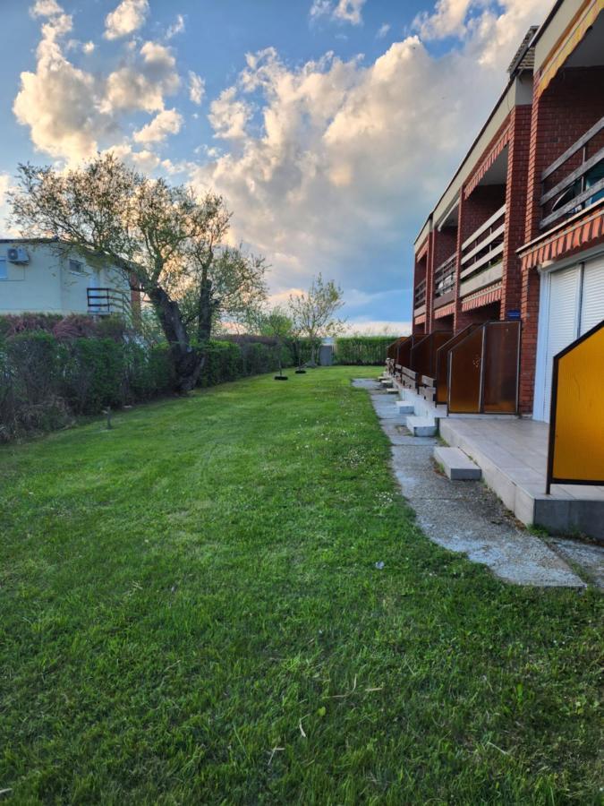 Balatonic Apartman Zamárdi Exteriör bild